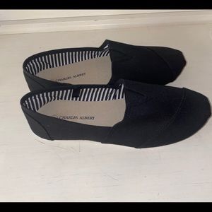 Charles Albert black flats